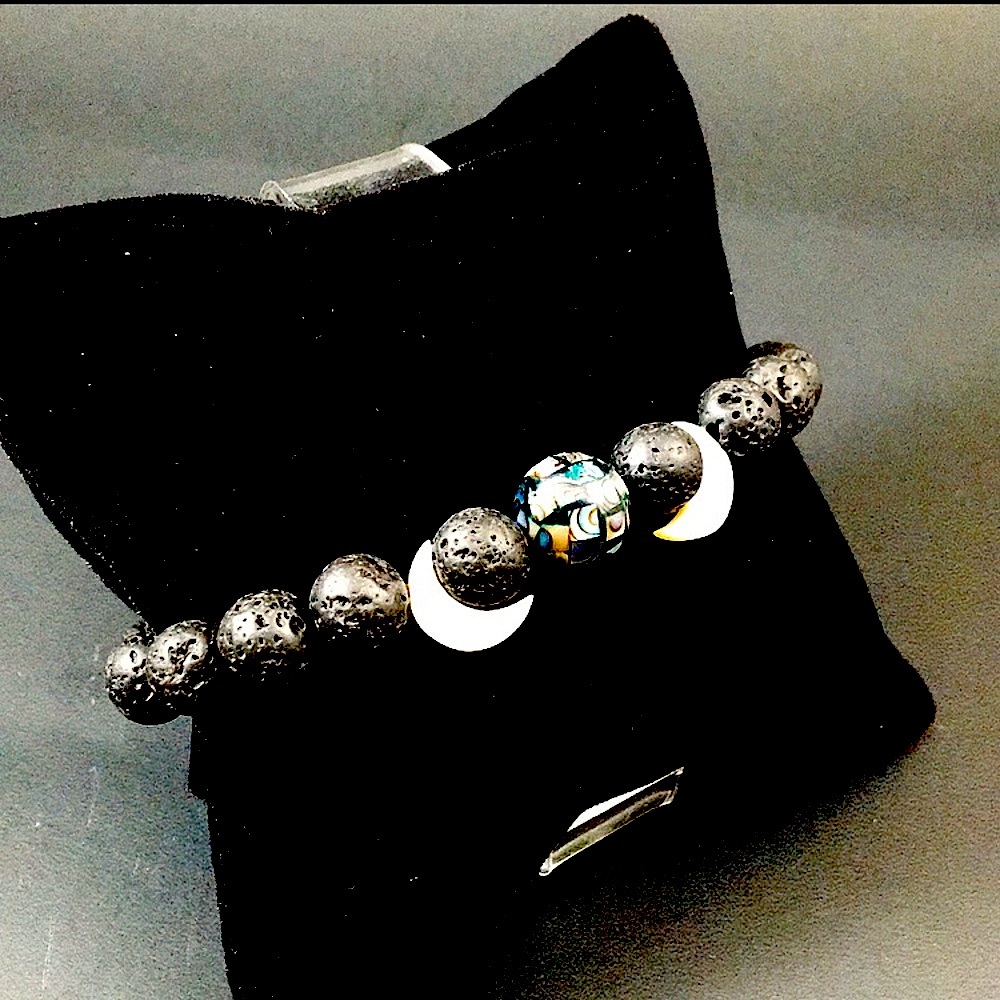 Mother of Pearl Abalone Moon bracelet - Picture 4 of 4